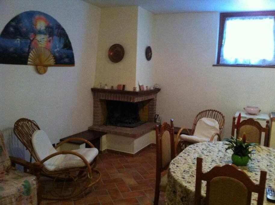 Ospitaci Appartamenti Di Campagna Le Rancole Valtopina Экстерьер фото